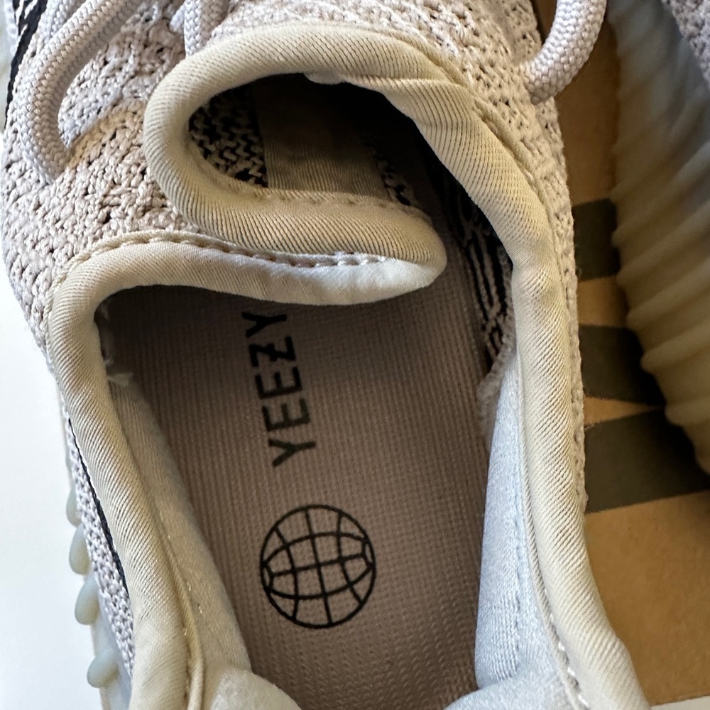 Yeezy Boost 350 V2 Slate made by adidas (NEW) - Picture 2 of 6